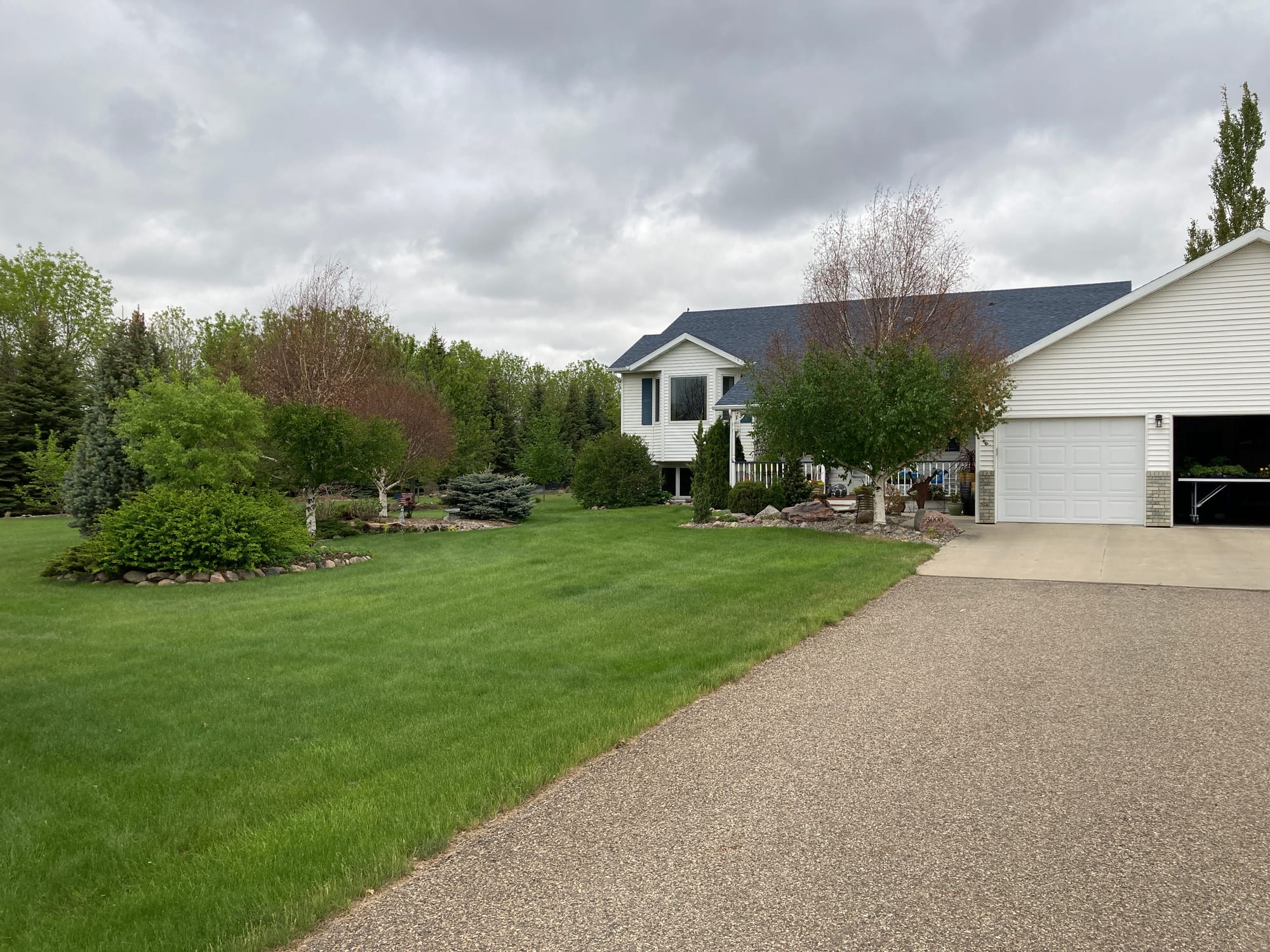 Landscape Bed Spring Cleanup And A Variety Tour